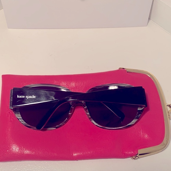 Kate Spade sun glasses - Picture 8 of 10